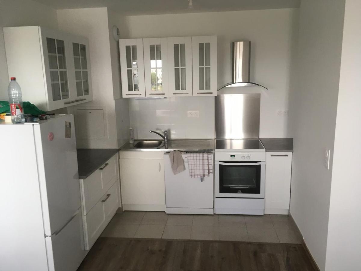 3 Room Flat In Parklane - 1,5Km Disney سيري المظهر الخارجي الصورة